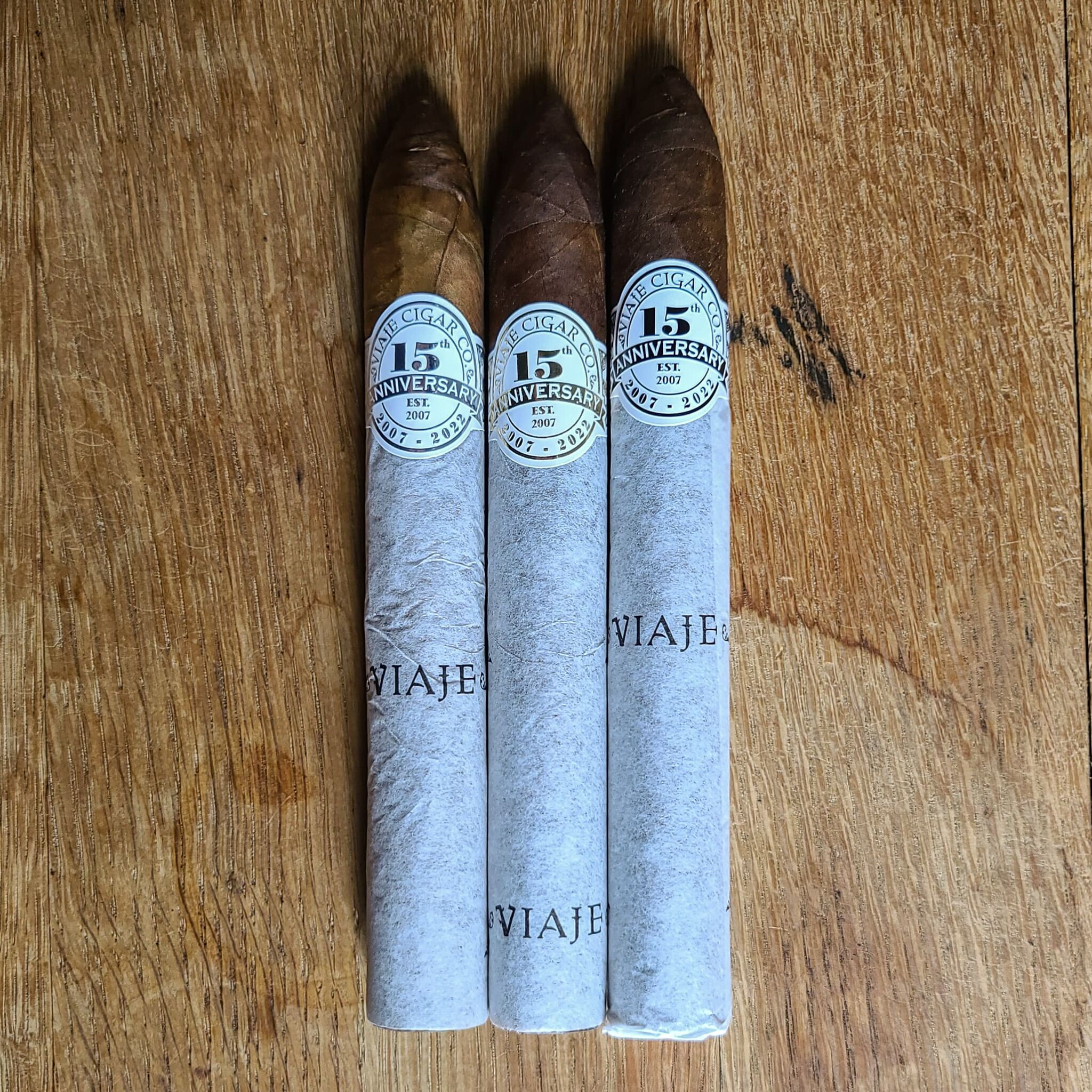 Viaje 15th Anniversary Black Silver Gold cigars torpedo