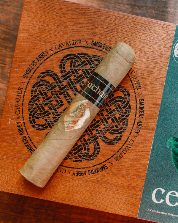 Cavalier Genève Ceathair | Smokers Abbey Exclusive on closed 20 count box